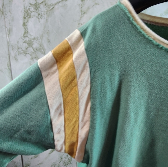 Ces femme Cropped Sweatshirt - Picture 2 of 10